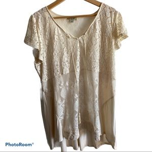 one world XL embroidered hi lo blouse